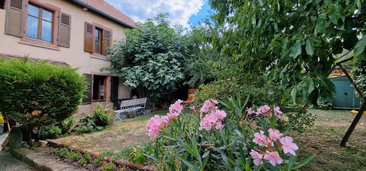 Jardin clos et arboré